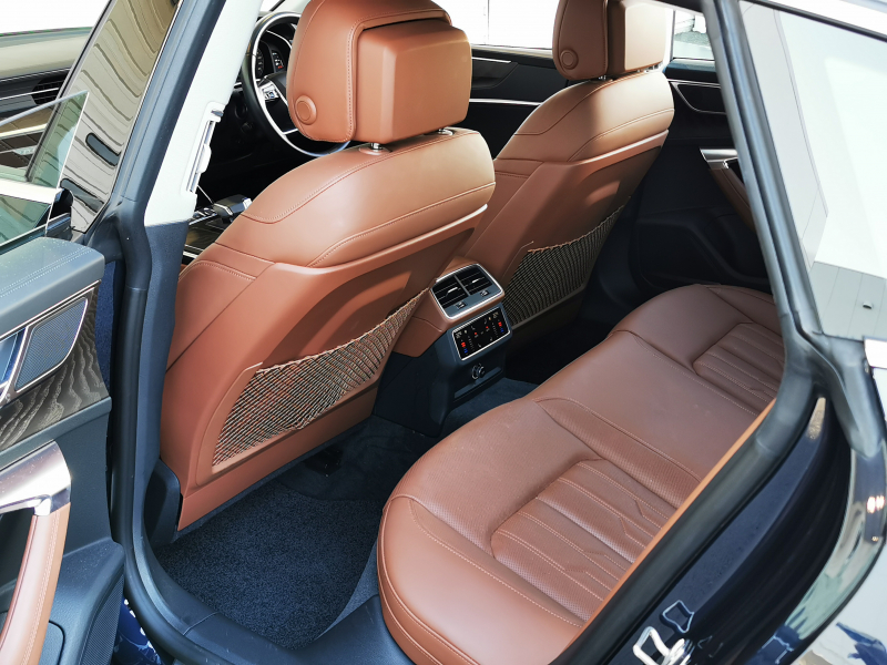 アウディ A7 中古車