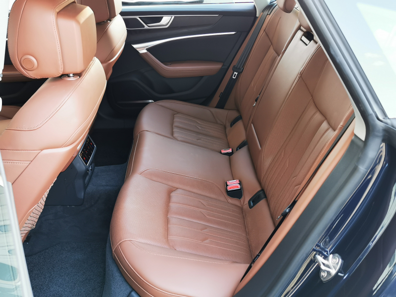 アウディ A7 中古車