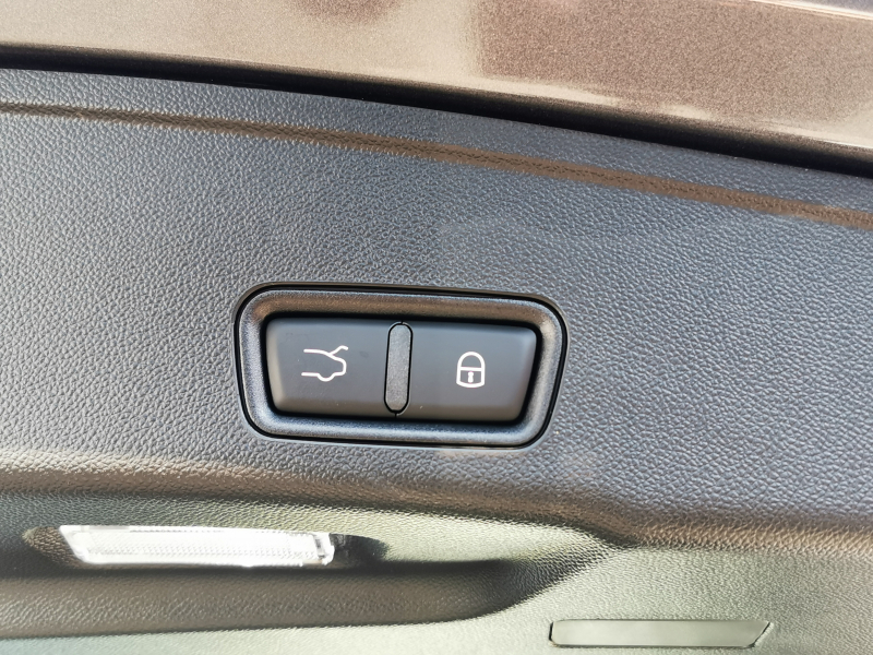 マセラティ グレカーレ 中古車