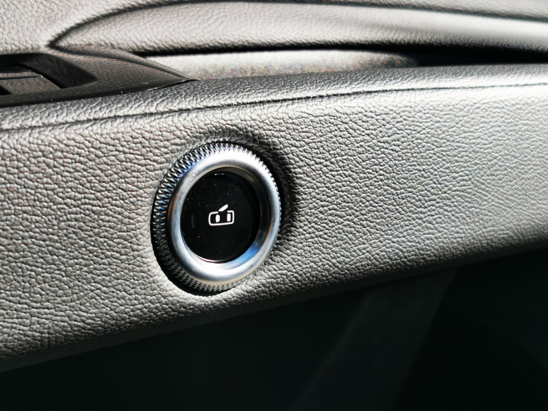 マセラティ グレカーレ 中古車