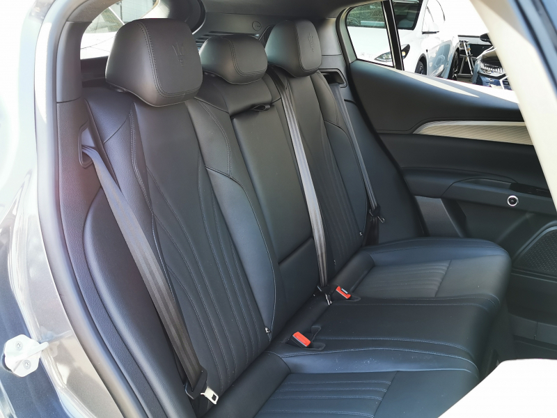 マセラティ グレカーレ 中古車