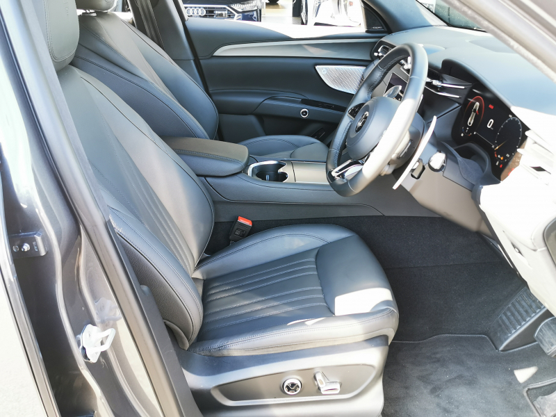 マセラティ グレカーレ 中古車