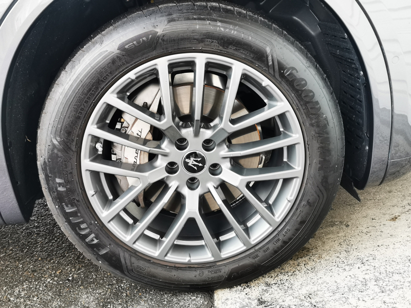 マセラティ グレカーレ 中古車