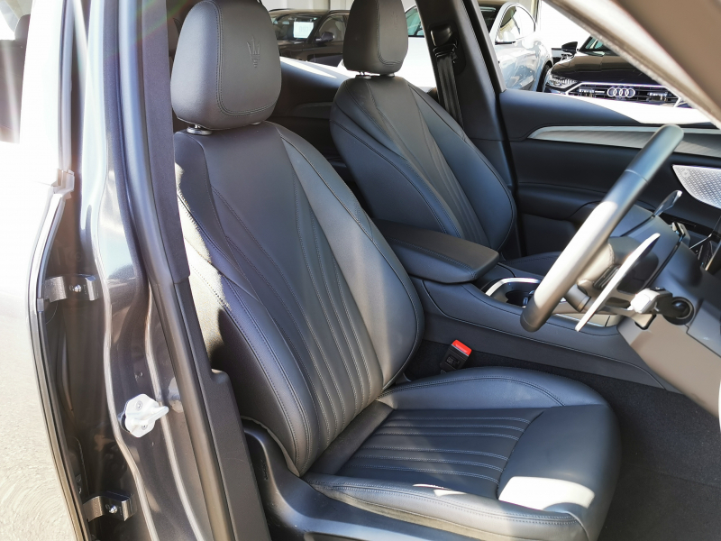 マセラティ グレカーレ 中古車