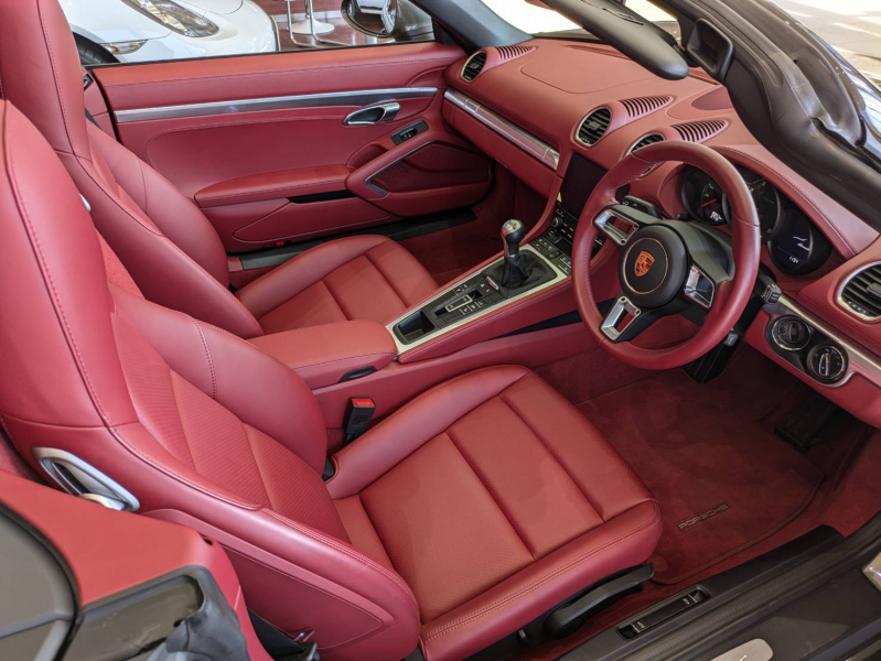 ポルシェ 718 ボクスター 中古車