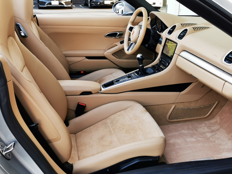 ポルシェ 718 ボクスター 中古車