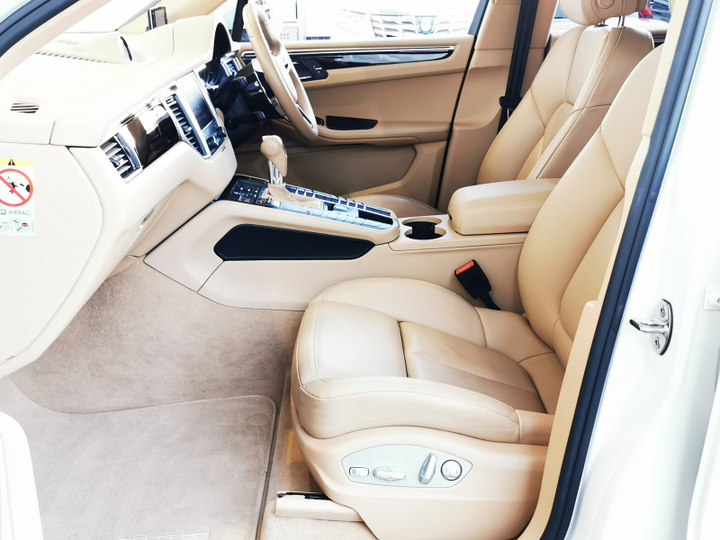 ポルシェ マカン 中古車