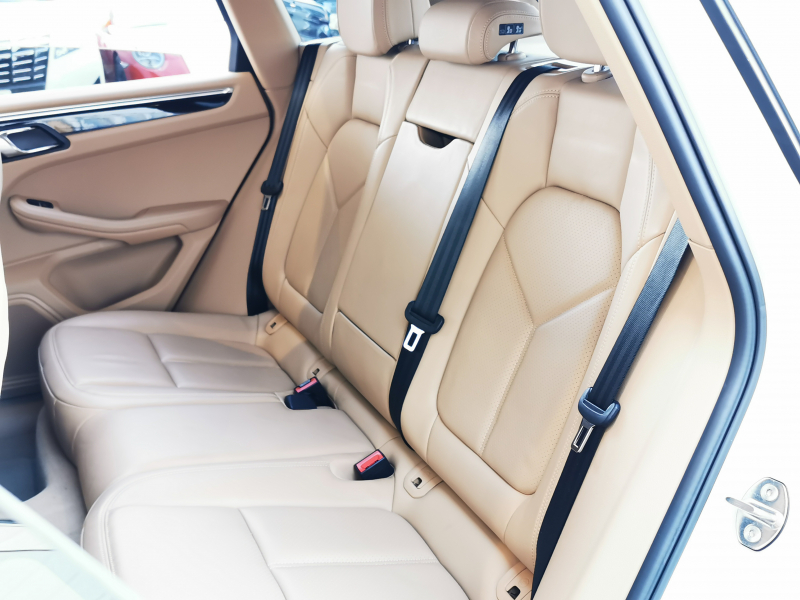 ポルシェ マカン 中古車