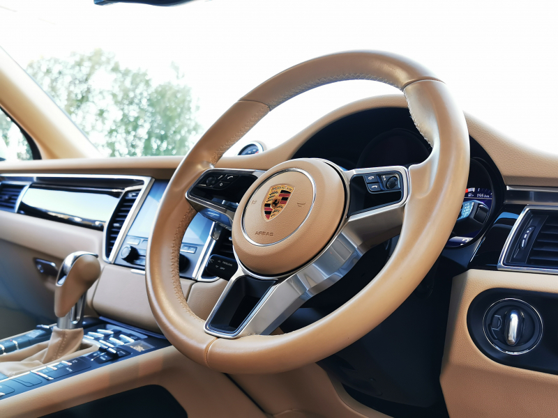 ポルシェ マカン 中古車