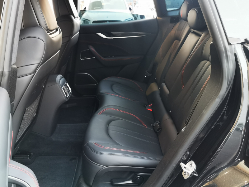 マセラティ レヴァンテ 中古車