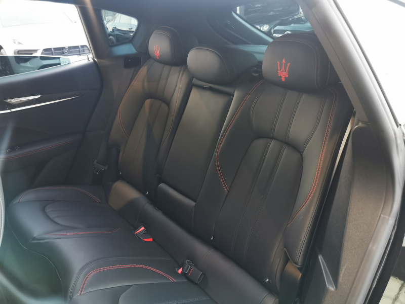 マセラティ レヴァンテ 中古車