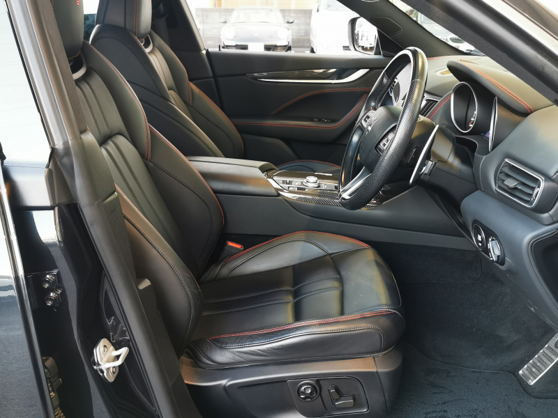 マセラティ レヴァンテ 中古車