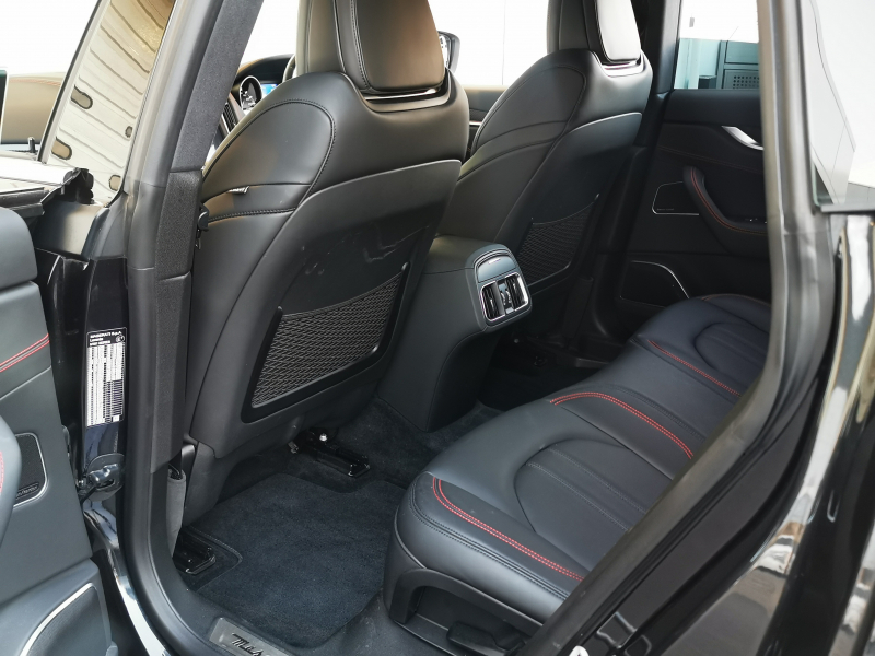 マセラティ レヴァンテ 中古車