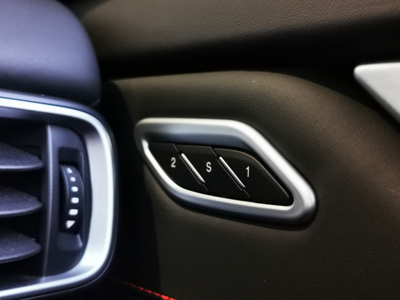 マセラティ レヴァンテ 中古車