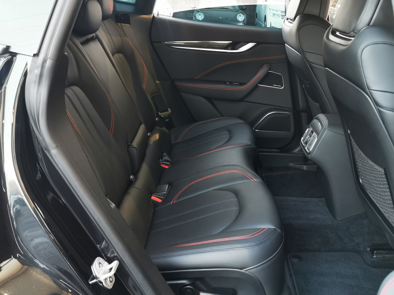 マセラティ レヴァンテ 中古車