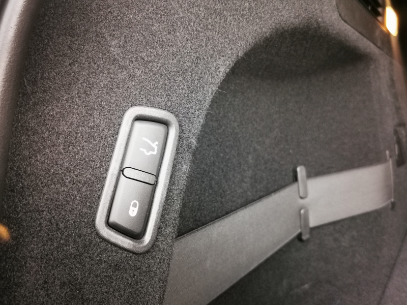 マセラティ レヴァンテ 中古車