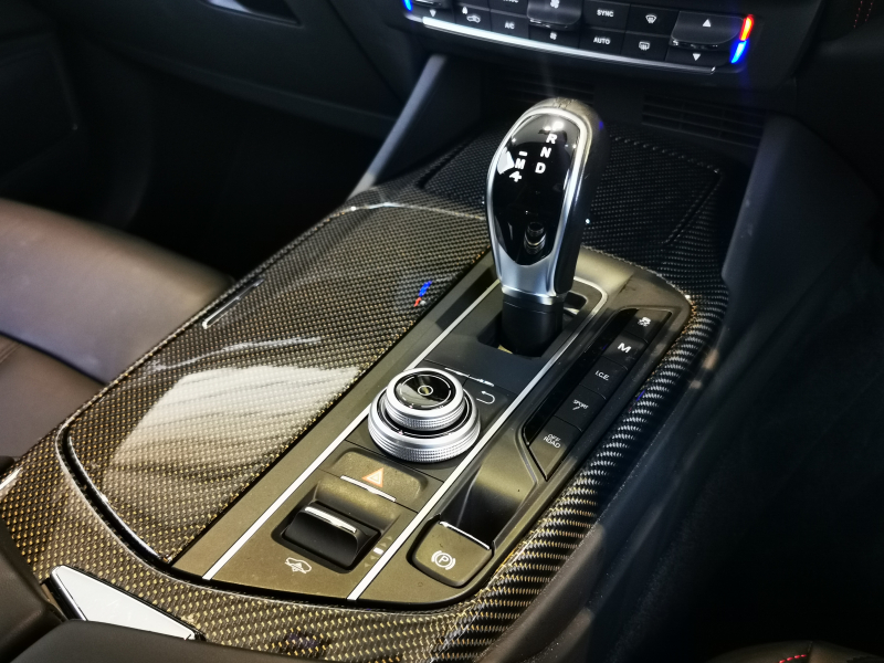 マセラティ レヴァンテ 中古車