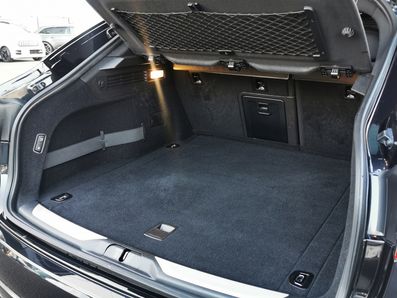 マセラティ レヴァンテ 中古車