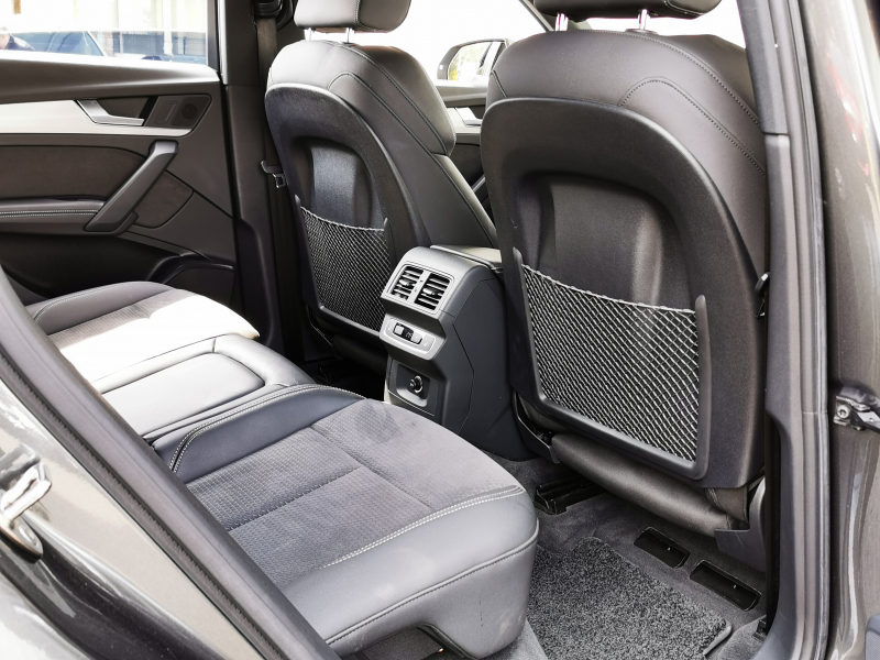 アウディ Q5 中古車