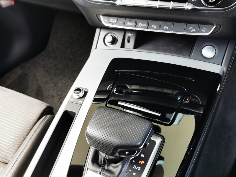 アウディ Q5 中古車