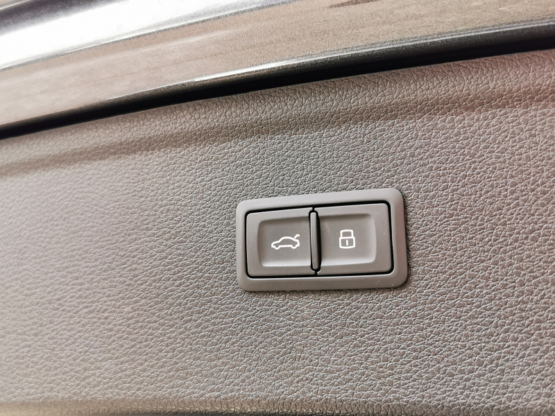 アウディ Q5 中古車