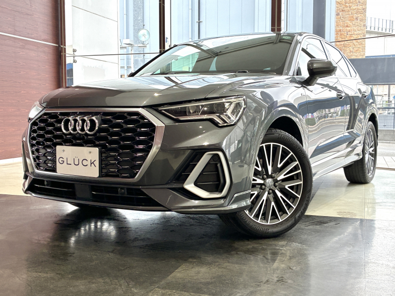 アウディ Q3