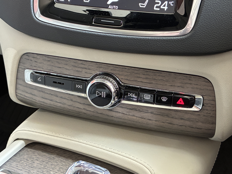 ボルボ XC90 中古車