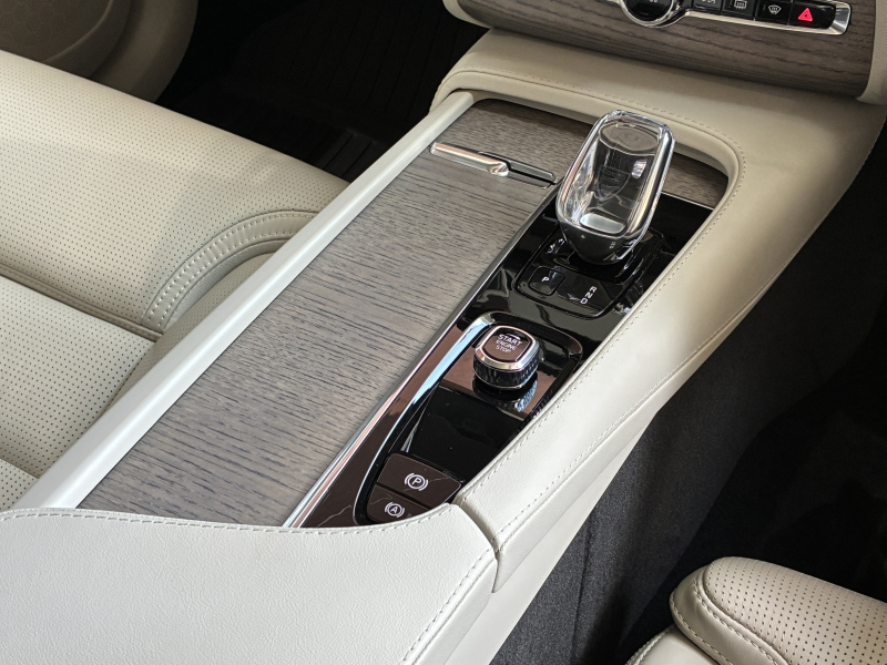 ボルボ XC90 中古車