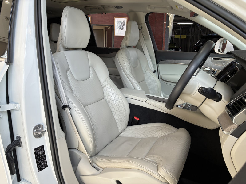 ボルボ XC90 中古車
