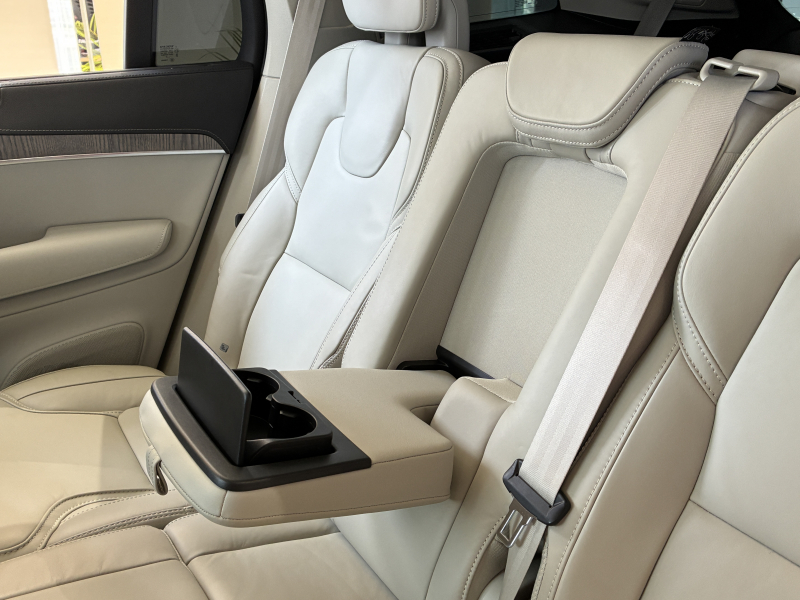 ボルボ XC90 中古車