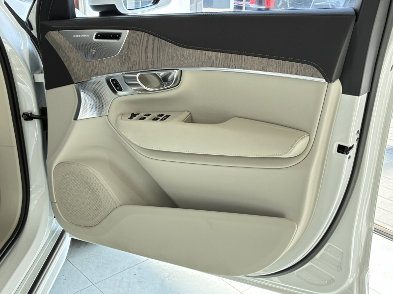 ボルボ XC90 中古車