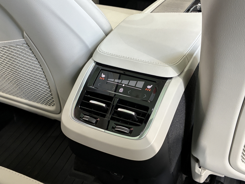 ボルボ XC90 中古車