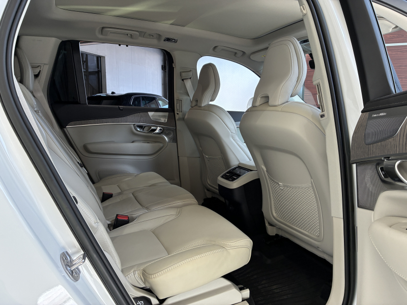 ボルボ XC90 中古車