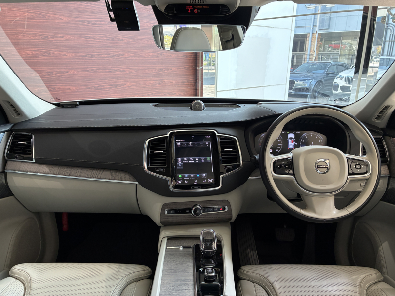 ボルボ XC90 中古車