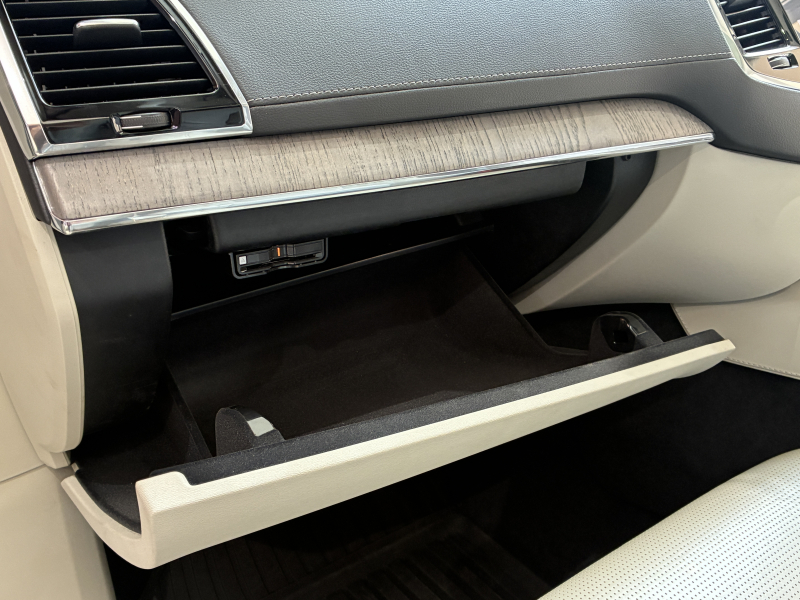 ボルボ XC90 中古車