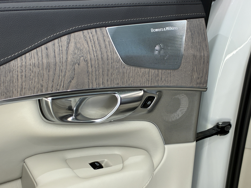 ボルボ XC90 中古車