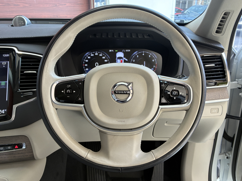 ボルボ XC90 中古車