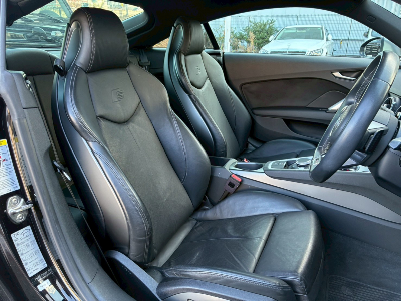 アウディ TTS 中古車