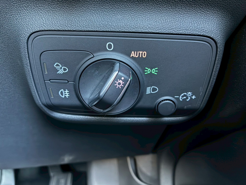 アウディ TTS 中古車