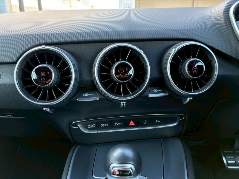 アウディ TTS 中古車