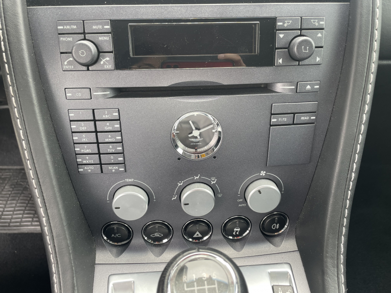アストンマーティン V8 ヴァンテージ 中古車