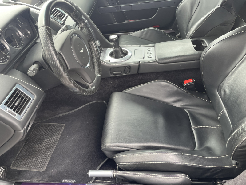 アストンマーティン V8 ヴァンテージ 中古車