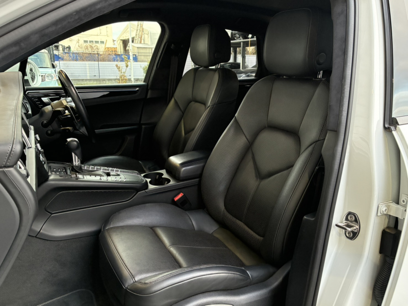 ポルシェ マカン 中古車