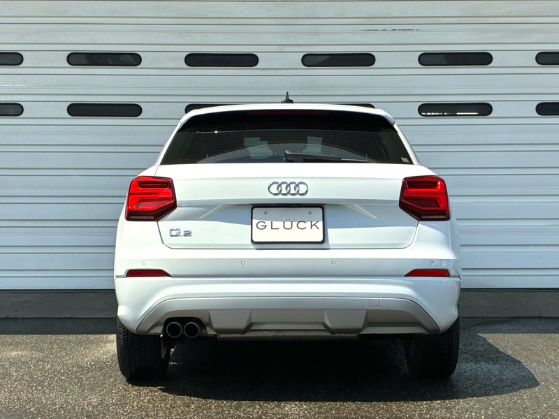 アウディ Q2 中古車