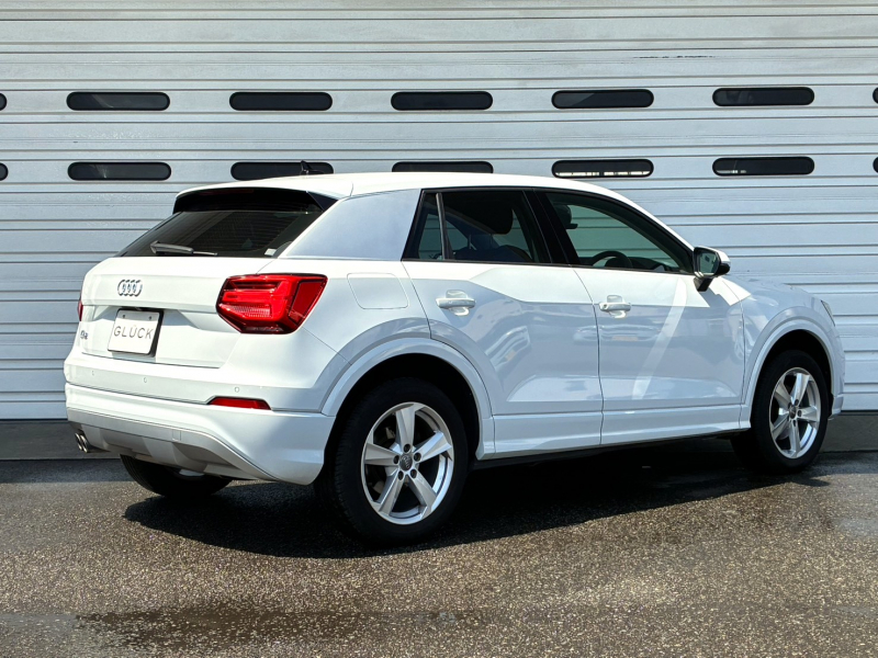 アウディ Q2 中古車