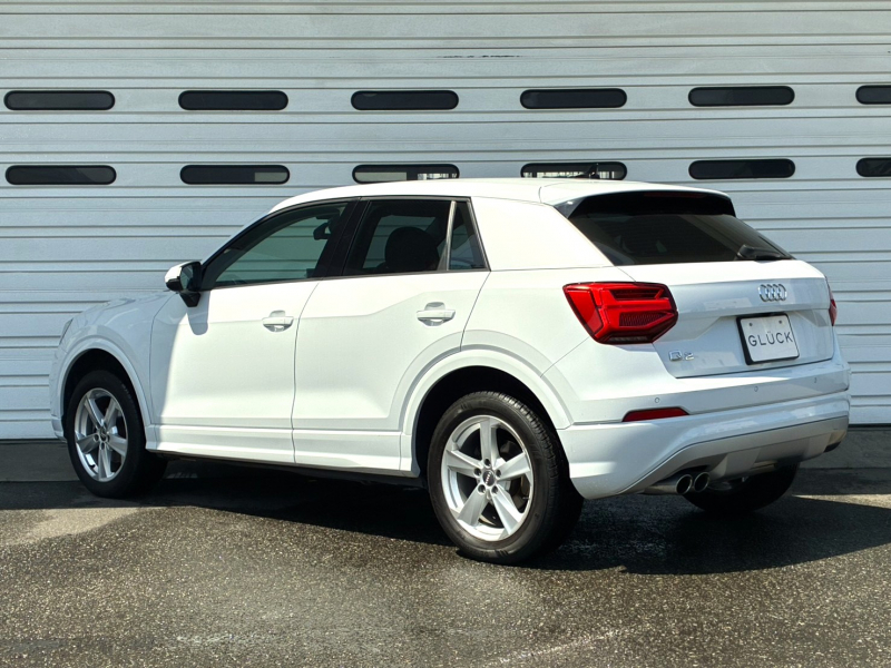 アウディ Q2 中古車