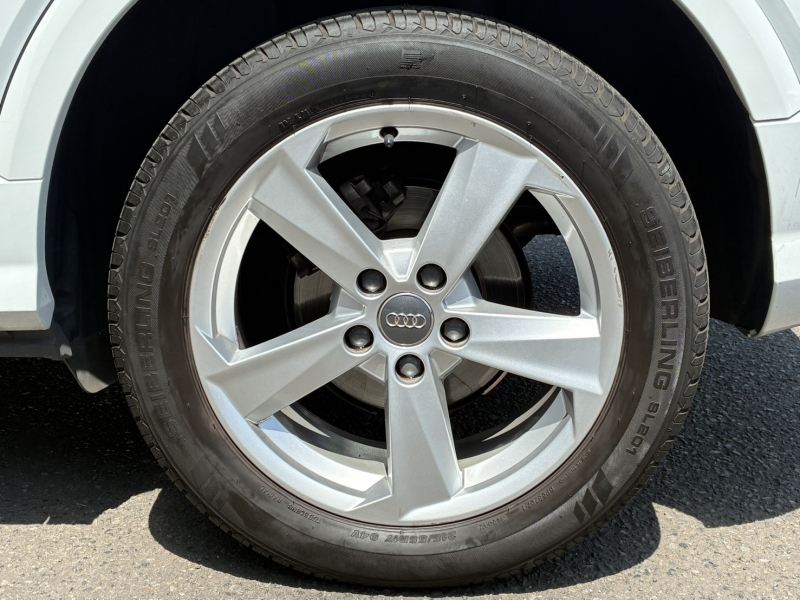 アウディ Q2 中古車