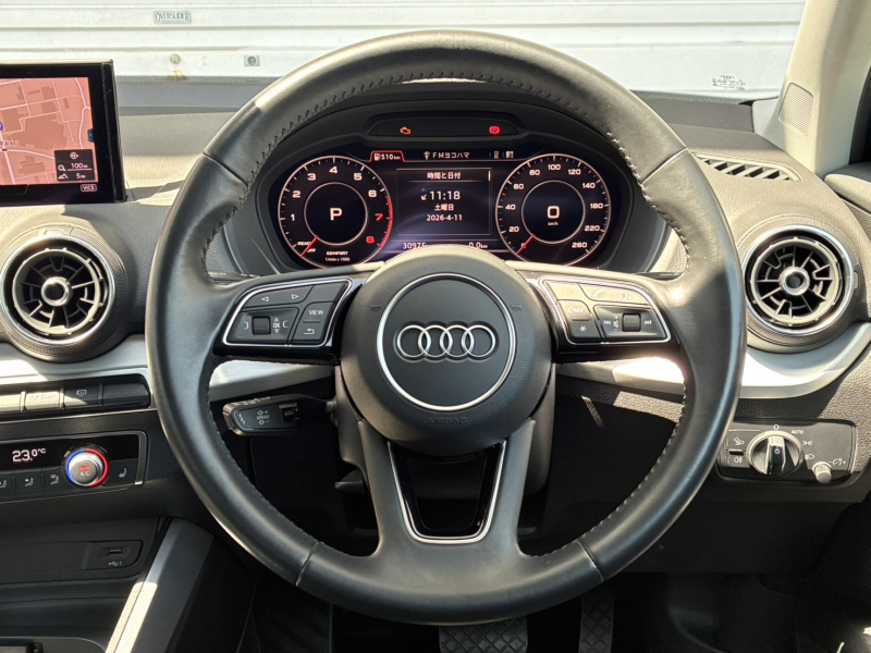 アウディ Q2 中古車