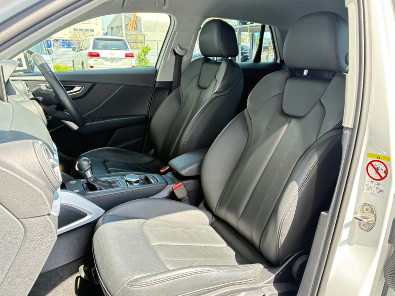 アウディ Q2 中古車