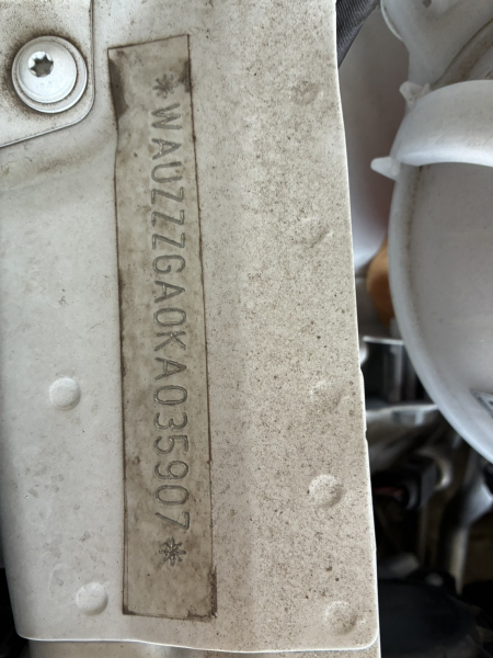 アウディ Q2 中古車